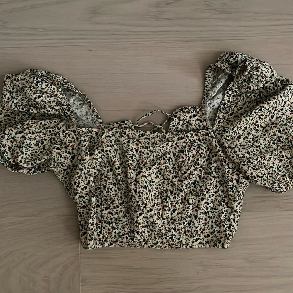 Zara linen puff sleeve floral crop top with tie back
